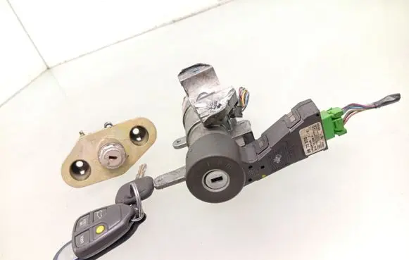 Volvo S80 Ignition lock 8626324 8673073 737700001
