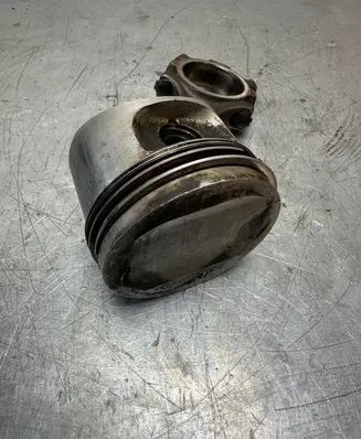 BMW 7 E32 Piston with connecting rod 11251276701 346kb