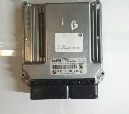BMW 1 E81 E87 Engine control unit/module 7581848 0261S04117