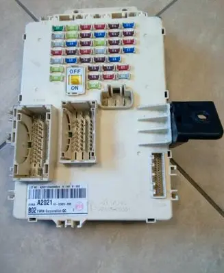 KIA Ceed Fuse module 91950A2021 NE70298