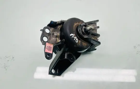KIA Optima Engine mount bracket 21814C1000
