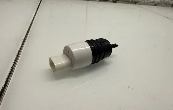 BMW X7 G07 Windscreen/windshield washer pump 8736998