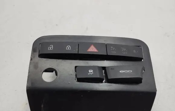 Opel Astra J Hazard light switch 28242222 13340410