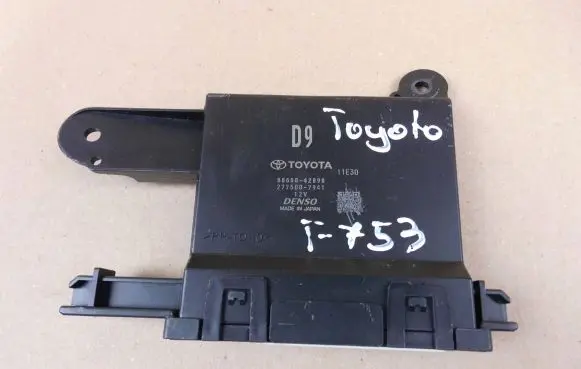 Toyota RAV 4 (XA50) Air conditioner control unit module 8865042890
