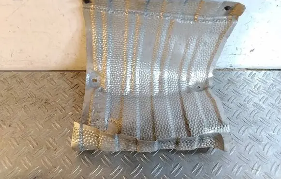 Toyota RAV 4 (XA40) Exhaust heat shield 