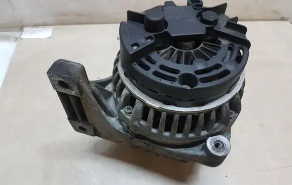 Volvo S60 Generator/alternator 8676498 0124525029