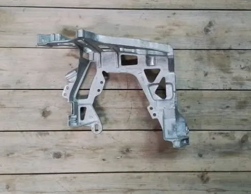 Mercedes-Benz C W205 Headlight/headlamp mounting bracket A2056225300