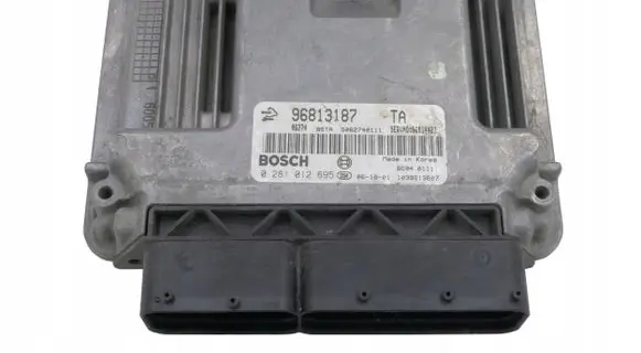Chevrolet Captiva Engine control unit/module 96813187