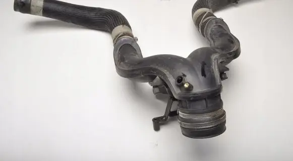 Maserati Levante Other engine bay part 670104915