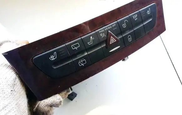 Mercedes-Benz E W211 Hazard light switch a2116830091 a2116800552