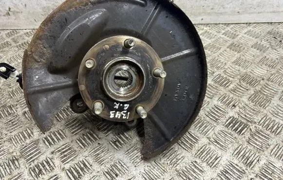 Rear wheel hub