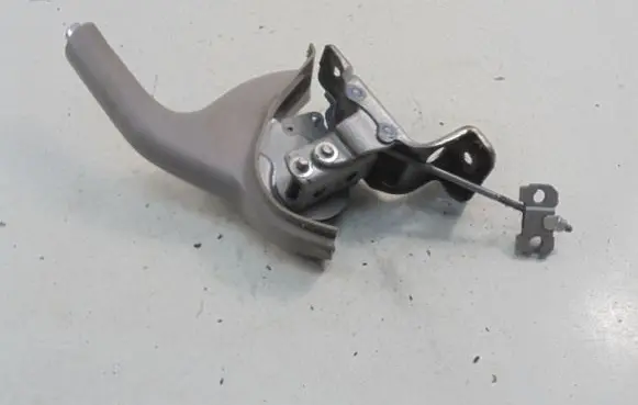 Suzuki Grand Vitara II Hand brake release handle 