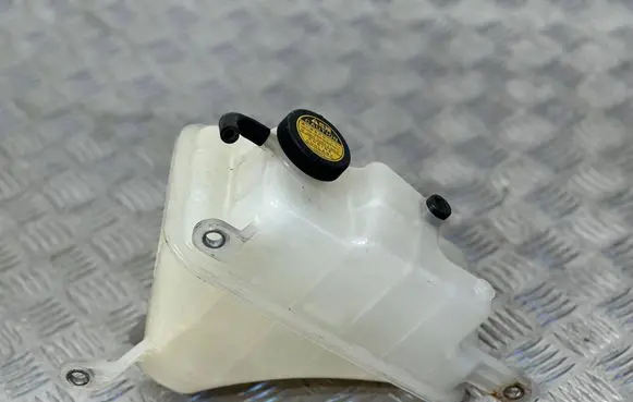 Toyota Land Cruiser (J120) Coolant expansion tank/reservoir 16470300330