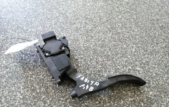 Skoda Fabia Mk1 (6Y) Accelerator throttle pedal 0280752215 6Q1721503A