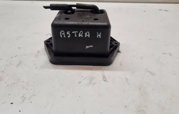 Opel Astra H Vacuum air tank 46845905