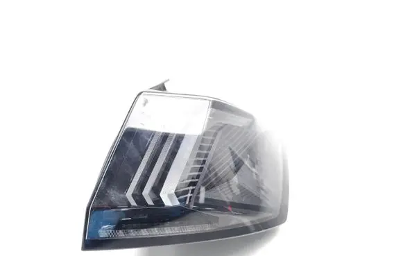 Peugeot 3008 II Rear/tail lights 9836231180 82140201