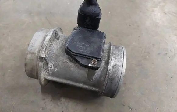 Audi A4 S4 B6 8E 8H Mass air flow meter Afh7025c