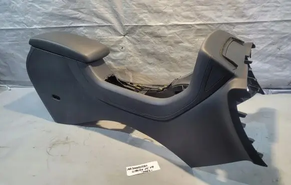 Citroen C5 Center console 9682469677