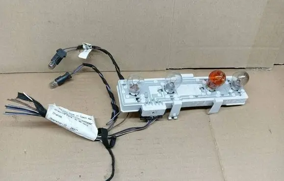 Skoda Octavia Mk2 (1Z) Tail light bulb cover holder 1Z5945257A