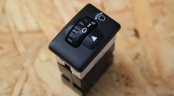 Suzuki Grand Vitara I Headlight level height control switch 32932074