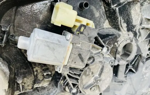 Ford Fiesta Front door window regulator motor 8a6114553b 8a61-14553-b