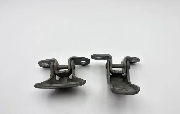 Toyota Yaris Front door upper hinge