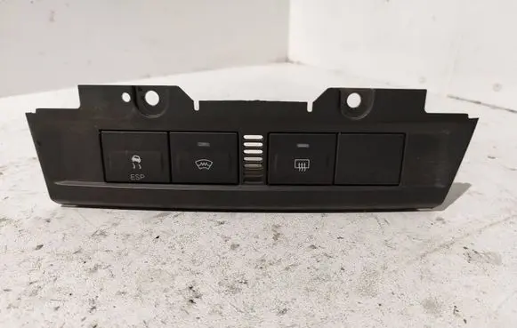 Ford Focus Windscreen/window heater switch 4M5113D734BC