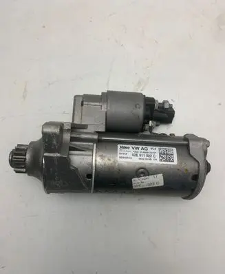 Volkswagen Golf VII Starter motor 02E911022C