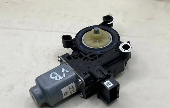 Volkswagen Polo V 6R Rear glass lock/latch C441 6R0959811D