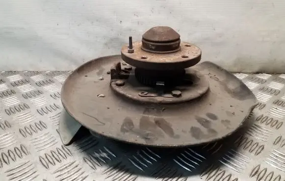Volvo S70 V70 V70 XC Rear wheel hub spindle/knuckle P9200498
