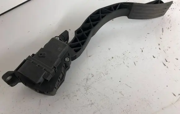 Mazda 3 I Accelerator throttle pedal 3N619F836BC