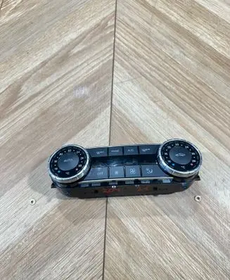 Mercedes-Benz C W204 Climate control unit A2049006608 SW201200