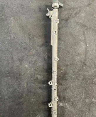 BMW 5 E60 E61 Fuel main line pipe 7799610