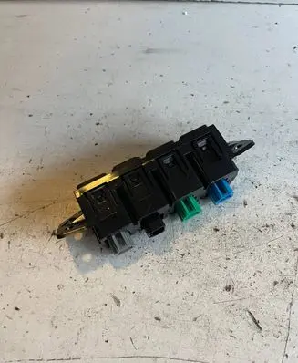 Nissan Leaf I (ZE0) Other switches/knobs/shifts 3NA0A