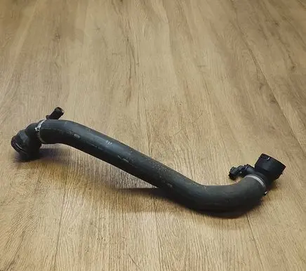 Land Rover Discovery 5 Engine coolant pipe/hose HPLA8286AD