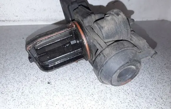 BMW 3 E46 Electric throttle body valve 7502269