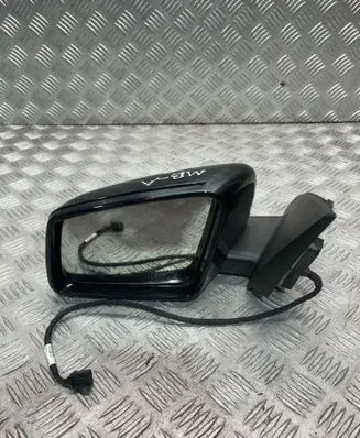 Mercedes-Benz A W176 Front door electric wing mirror A1768100116