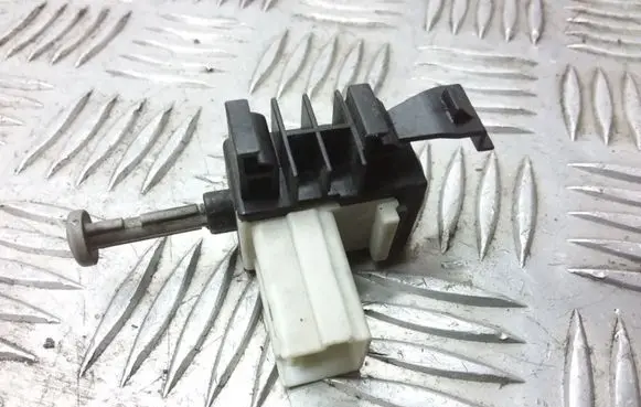 Clutch pedal sensor