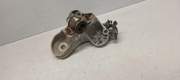 Audi A4 S4 B6 8E 8H Engine mounting bracket 8E0199352F