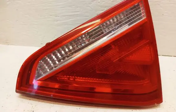 Audi A5 8T 8F Tailgate rear/tail lights 8T0945094