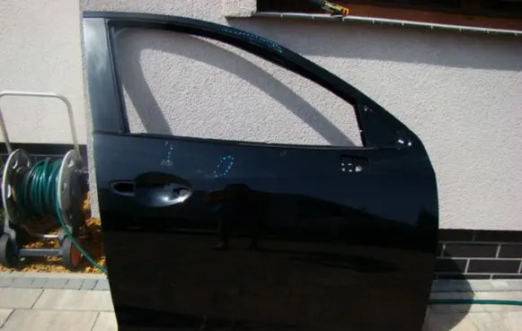 Mazda 2 Front door