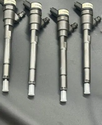 Hyundai Santa Fe Fuel injectors set 0445110253