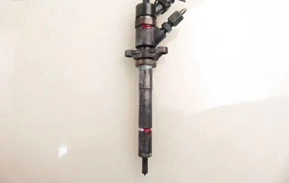 Fuel injector