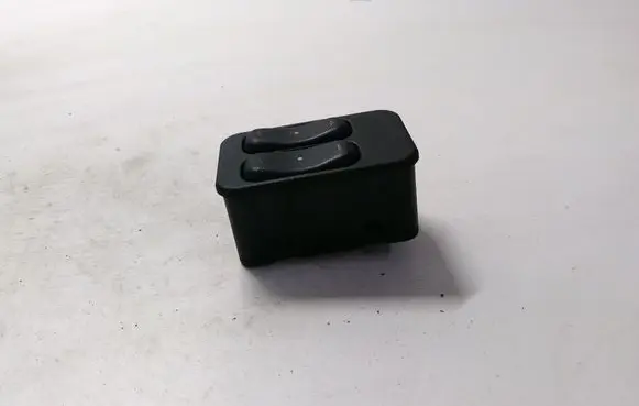 Opel Zafira A Electric window control switch 13363201 90561088
