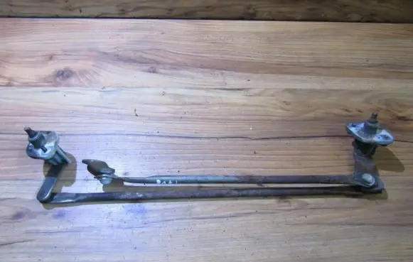 KIA Clarus Front wiper linkage and motor