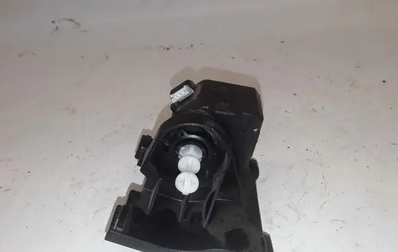 Skoda Superb B6 (3T) Headlight level adjustment motor 008830 24767300 POM