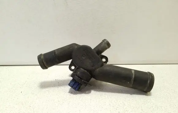 Audi A3 S3 8L Engine coolant pipe/hose 06A121133D