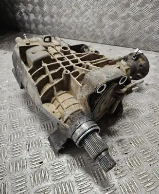 Gearbox transfer box case