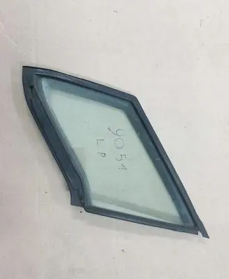 Honda Insight Front door window glass four-door