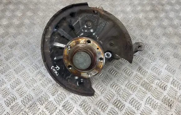 Rear wheel hub